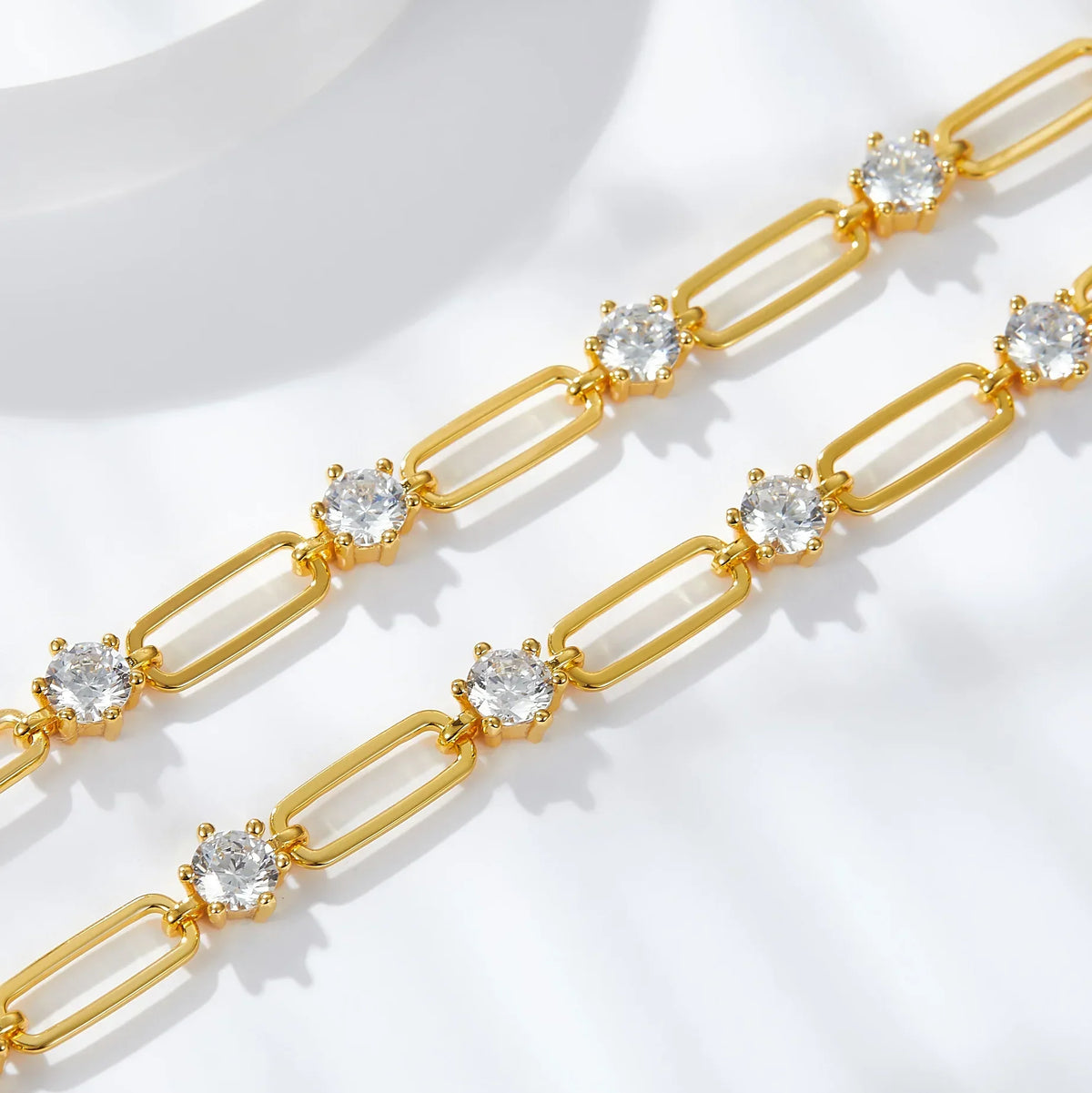 Alvaris Moissanite Paperclip Bracelet