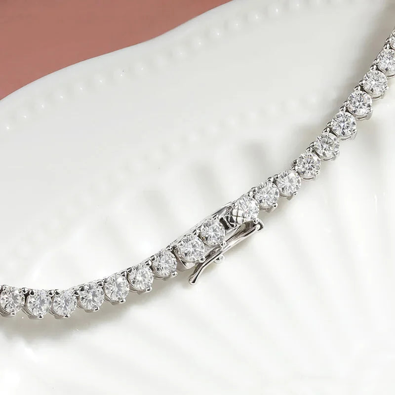 Graduated Collar Necklace – 3 Prong Setting