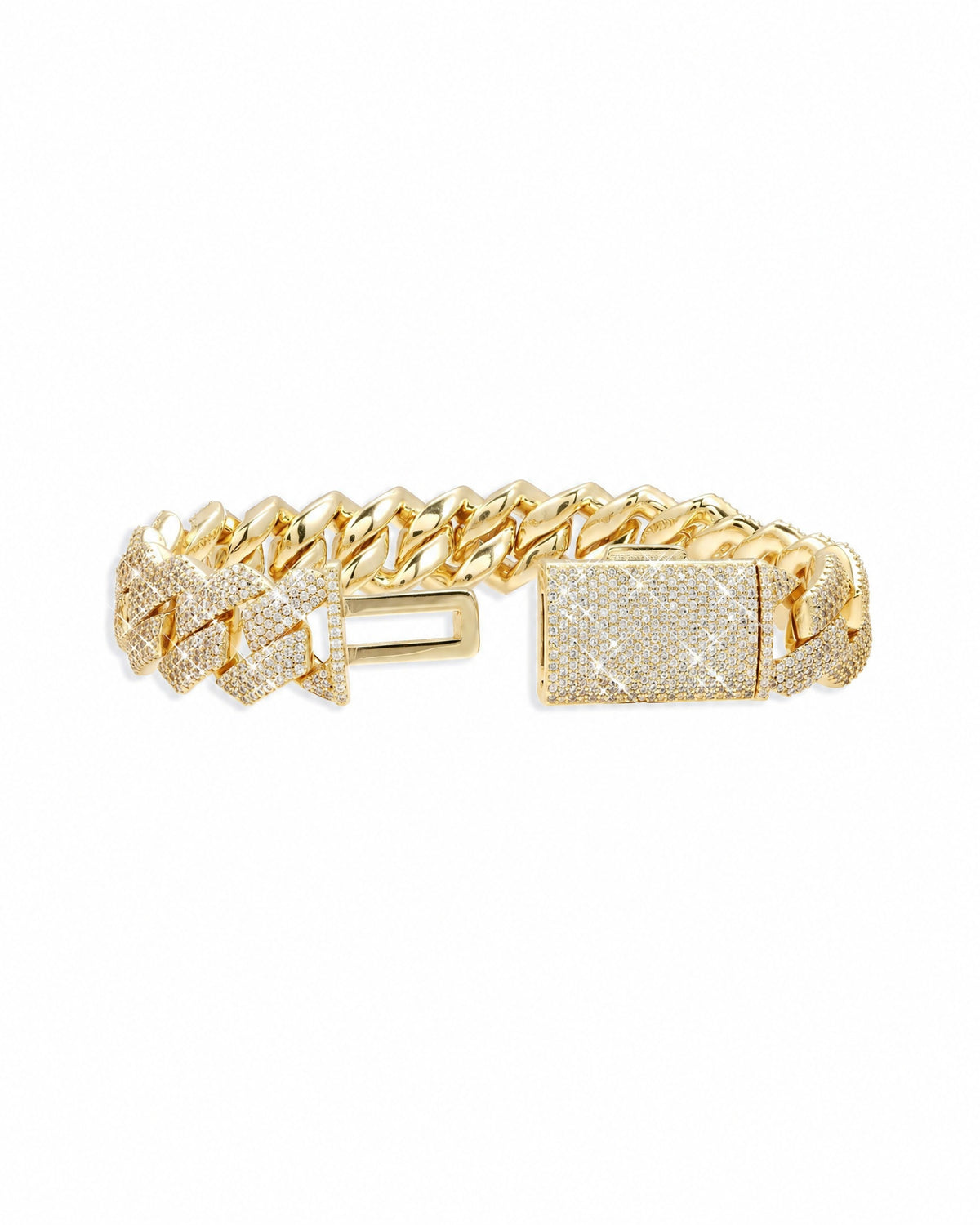 Cuban Link Bracelet 14K Gold Plated Moissanite VVS - Detail Close Up